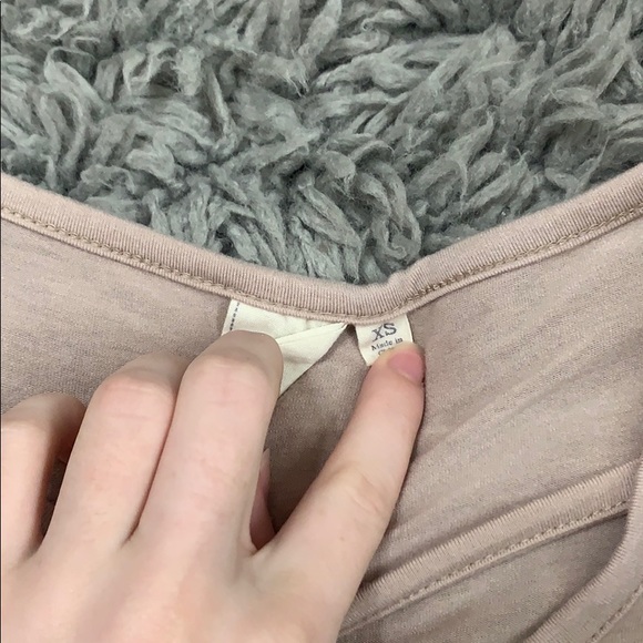 Buckle Keyhole Tee - Picture 2 of 2